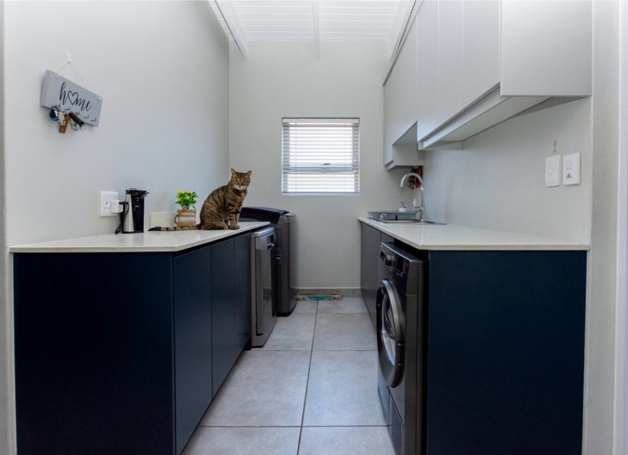 5 Bedroom Property for Sale in Myburgh Park Western Cape